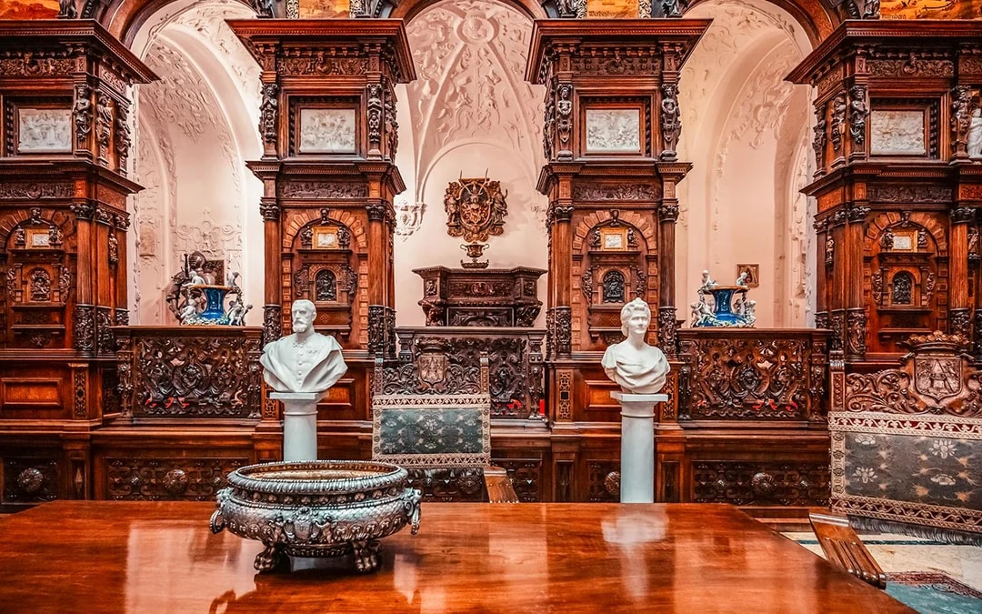 From Bucharest: Peles Castle, Bran Castle & Cantacuzino Castle ('Wednesday Castle') Tour
 Image 9
