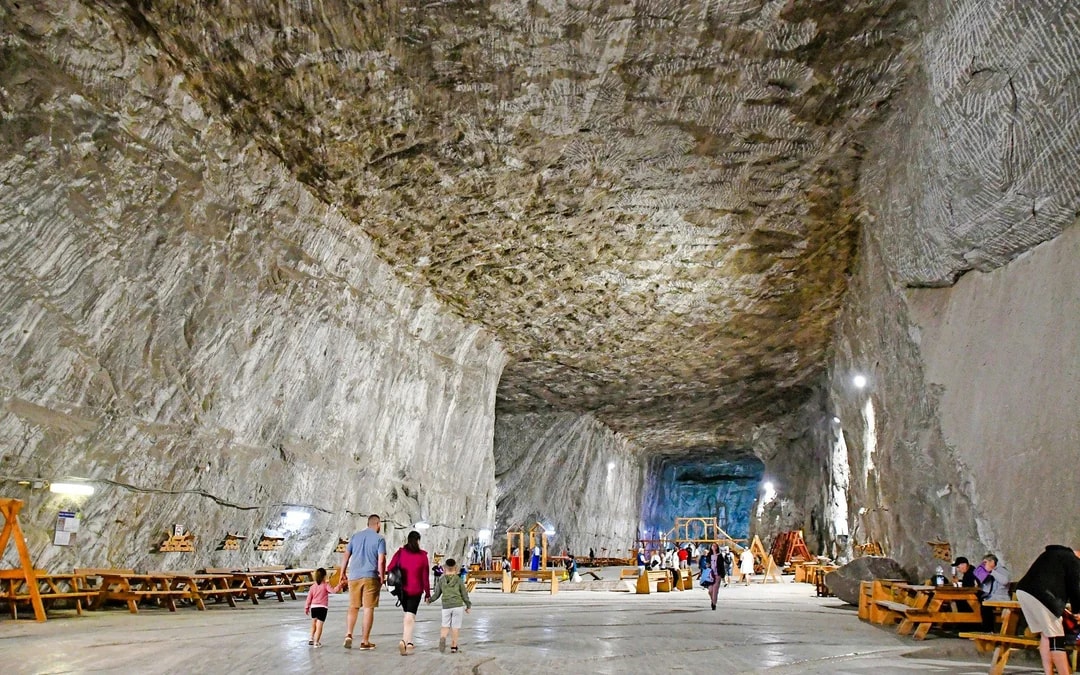 From Bucharest: Slanic Salt Mine & Dracula’s Tomb Day Trip Image 8