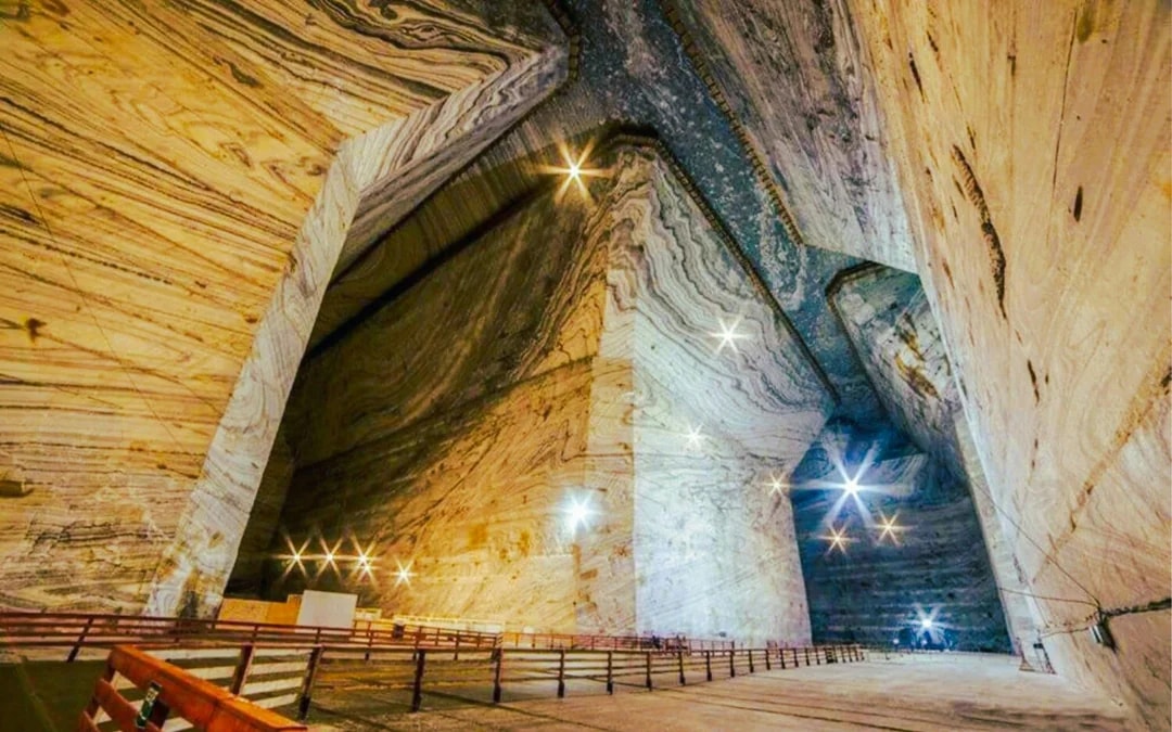 From Bucharest: Slanic Salt Mine & Dracula’s Tomb Day Trip Image 9