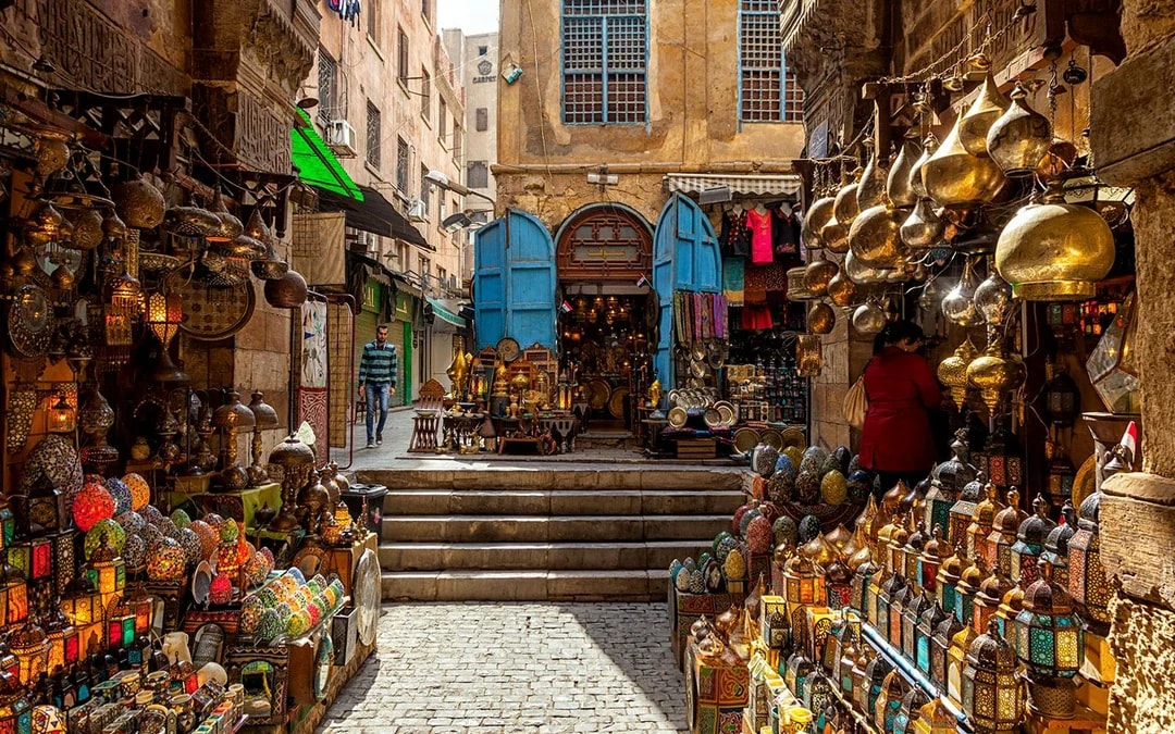 From Cairo: Full-Day Guided Tour of Giza Pyramids, Sphinx, Grand Egyptian Museum & Bazaar with Entry Tickets, Lunch & Hotel Transfers Image 9