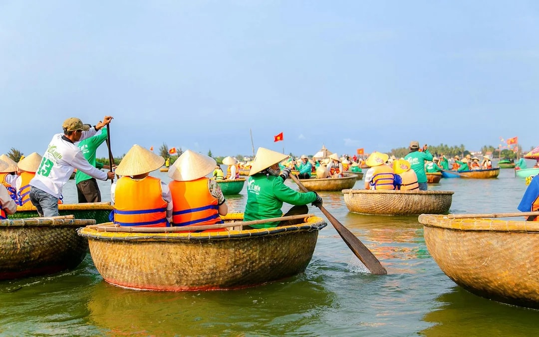 From Da Nang: Coconut Forest Half-Day Guided Tour with Basket Boat Ride, DIY Activities, Lunch & Transfers Image 7