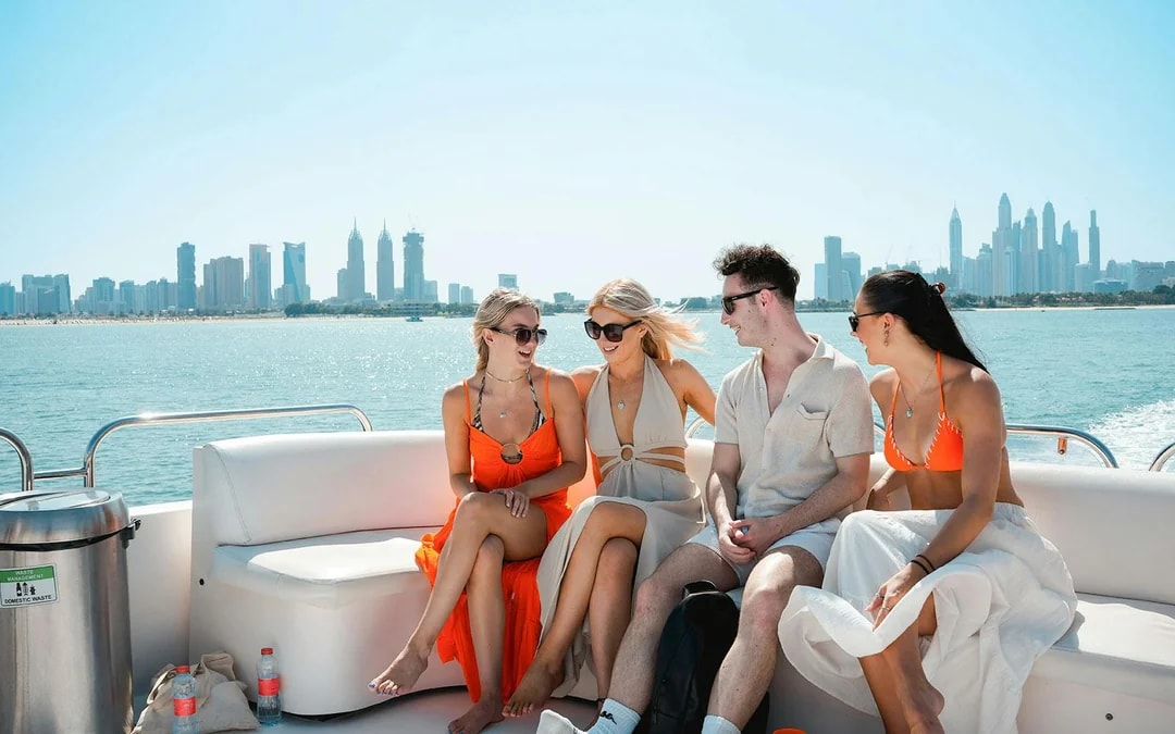 From Dubai Marina: 2-Hour Luxury Yacht Cruise with Dinner Image 4
