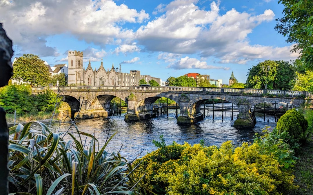 From Dublin: Cliffs of Moher, Burren & Galway Day Trip with Spanish Tour Guide Image 2