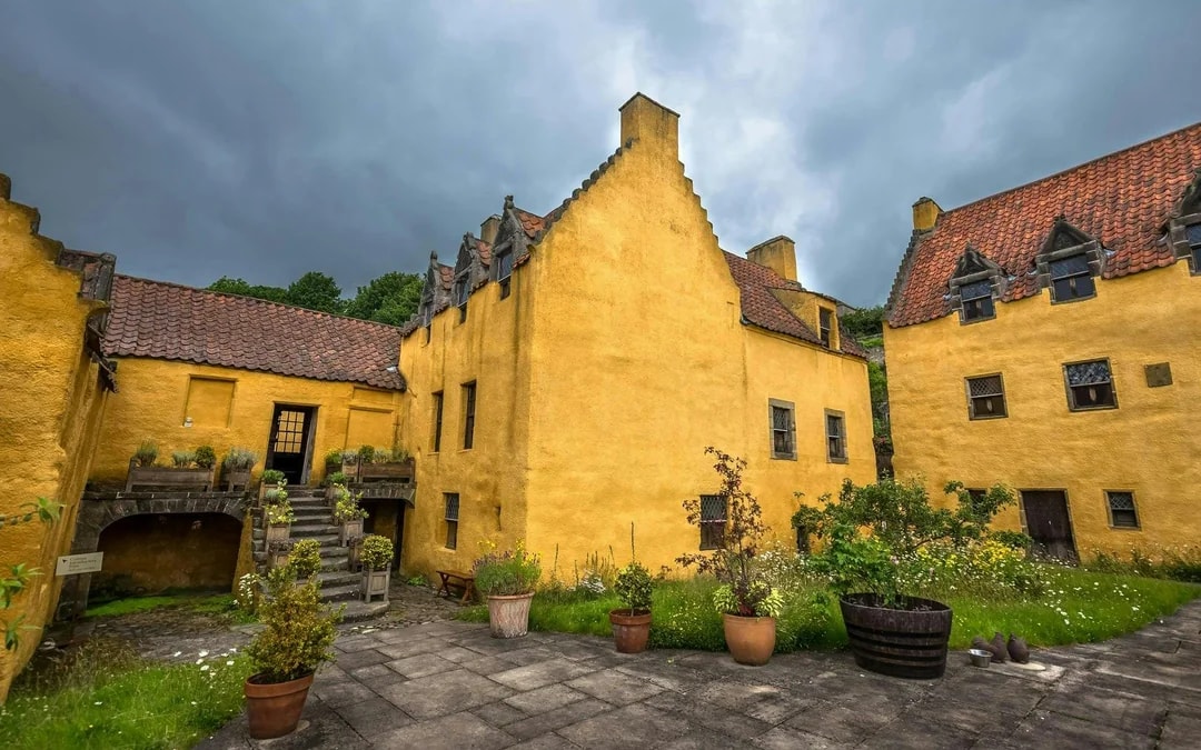 From Edinburgh: Outlander Locations Tour with Entry to Castles Image 6