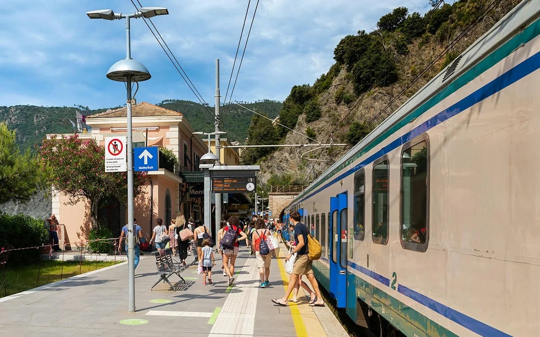 From Florence: Pisa and Cinque Terre Guided Tour Image 3