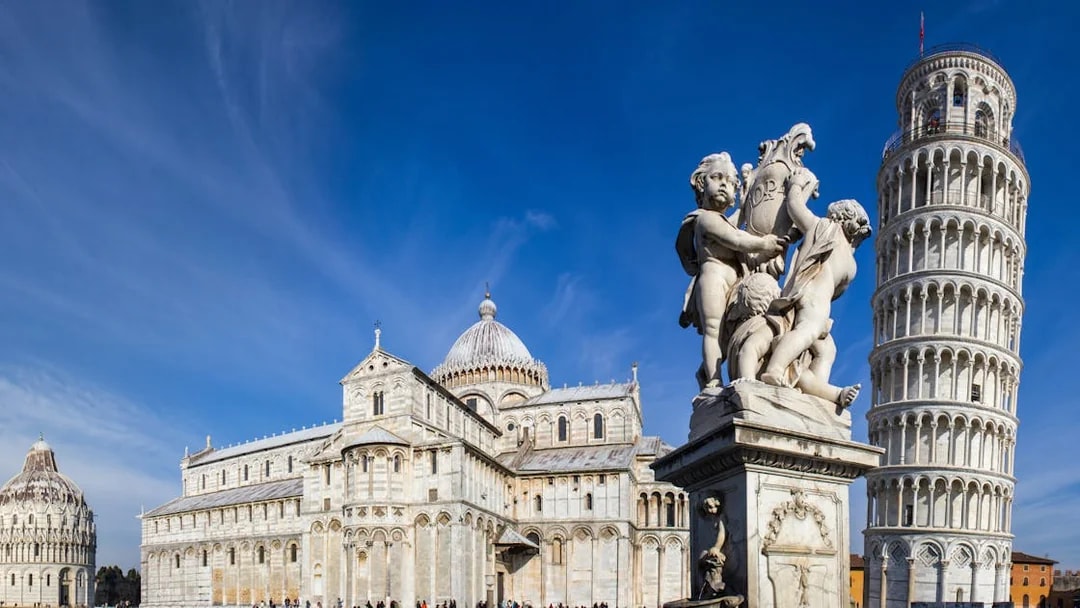 Leaning Tower of Pisa and Pisa Cathedral in Tuscany, Italy.