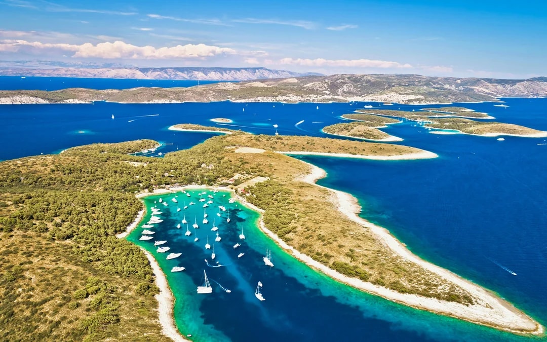 From Hvar: Blue Cave, Green Cave and 5 Islands Boat Tour Image 7