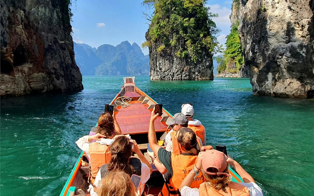 From Krabi: Cheow Lan Lake Boat Tour, Jungle Hike, Diamond Cave, and Floating Restaurant Lunch Guided Tour Image 11