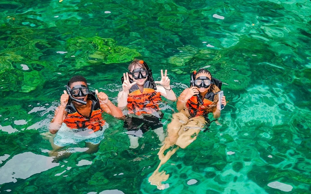 From Krabi: Hong Island Half-Day Tour by Luxury Longtail Boat Image 4