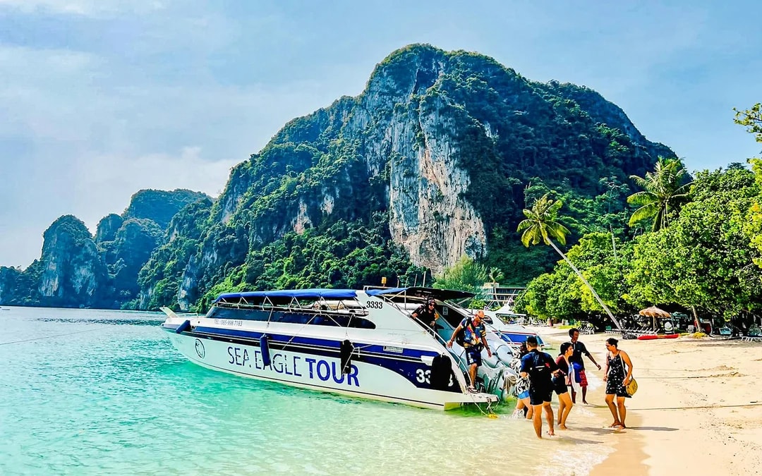 From Krabi: Hong Islands Half-Day Tour by Speedboat Image 2