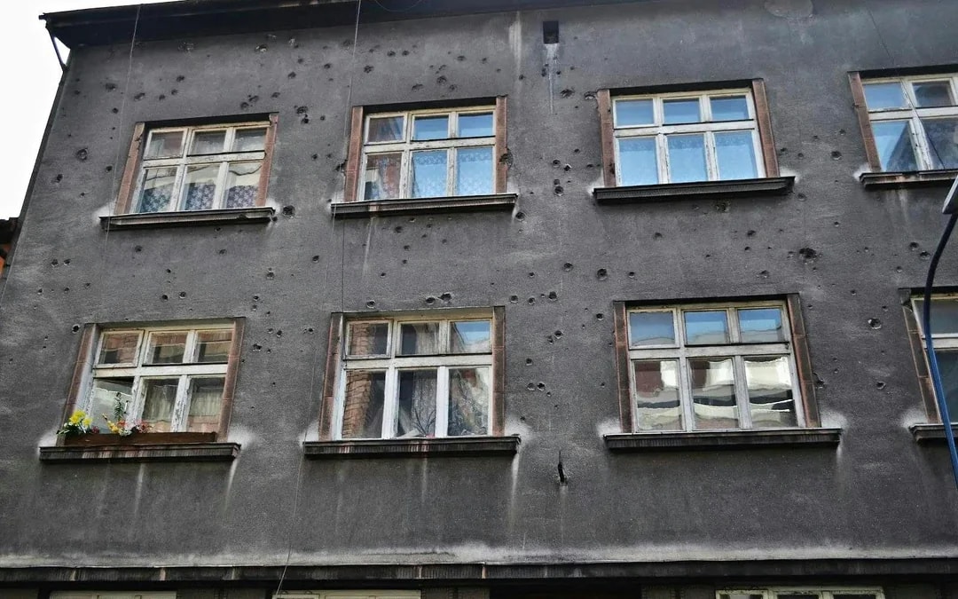 From Krakow: Auschwitz-Birkenau Guided Tour & Krakow Ghetto Visit with Transfers Image 5