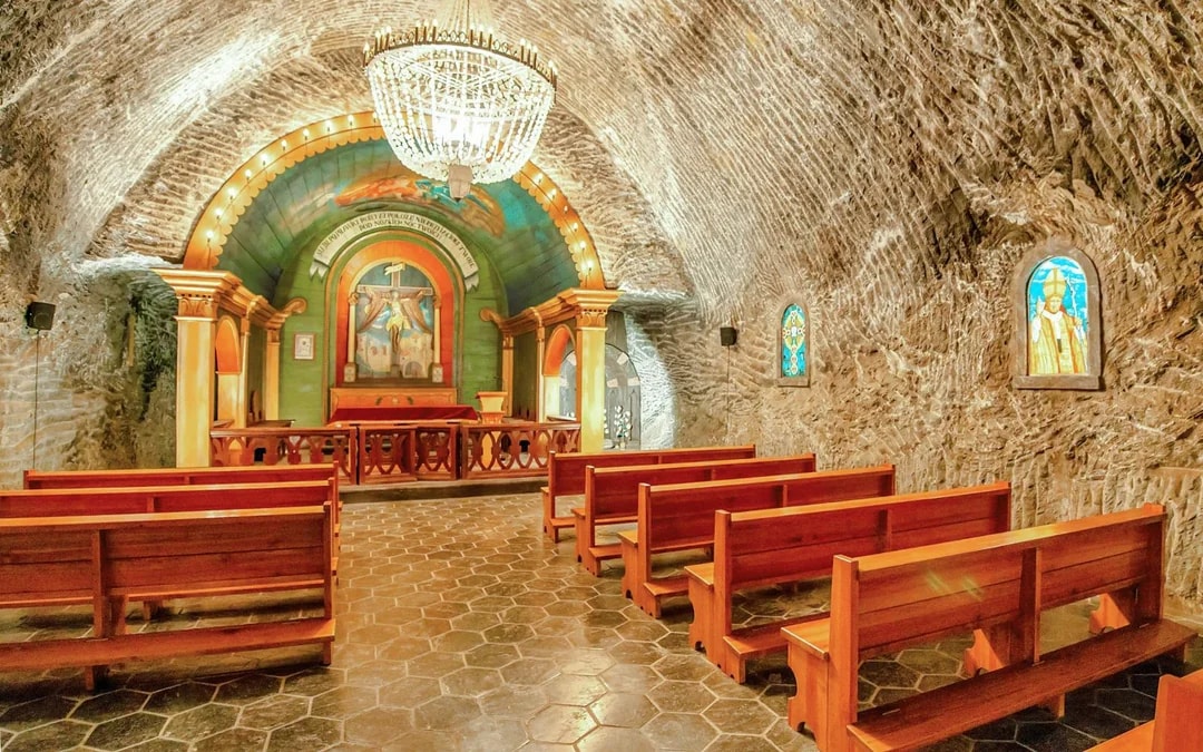 From Krakow: Wieliczka Salt Mine & Oskar Schindler's Factory Guided Tour Image 6