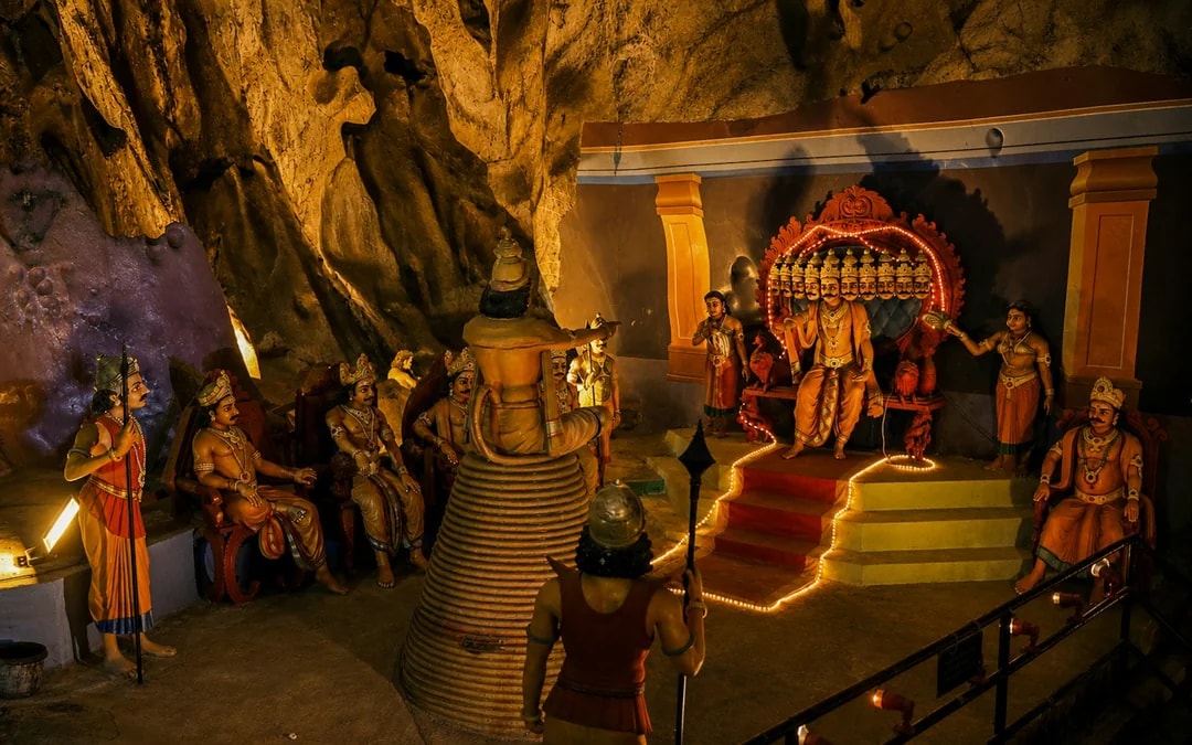 From Kuala Lumpur: Batu Caves & Genting Highlands Private Day Trip Image 3