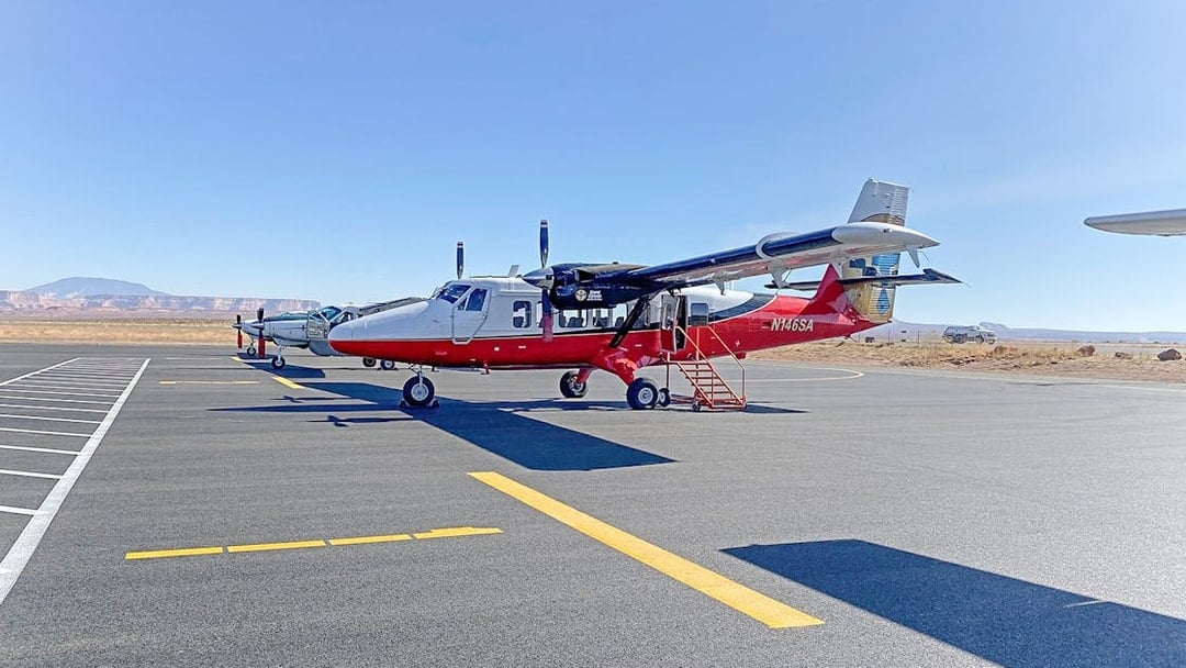 Airplane on tarmac for Antelope Canyon and Horseshoe Bend tour.