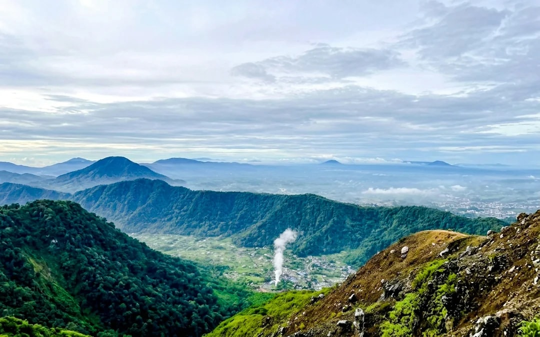 From Medan: 6-Day North Sumatra Tour With Orangutan Trekking, Volcano and Lake Toba Image 6