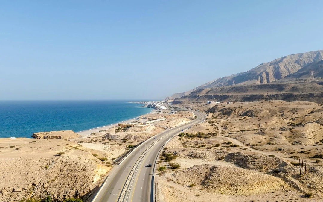From Muscat: Full-Day Private Tour of Wadi Shab & Bimmah Sinkhole Image 8