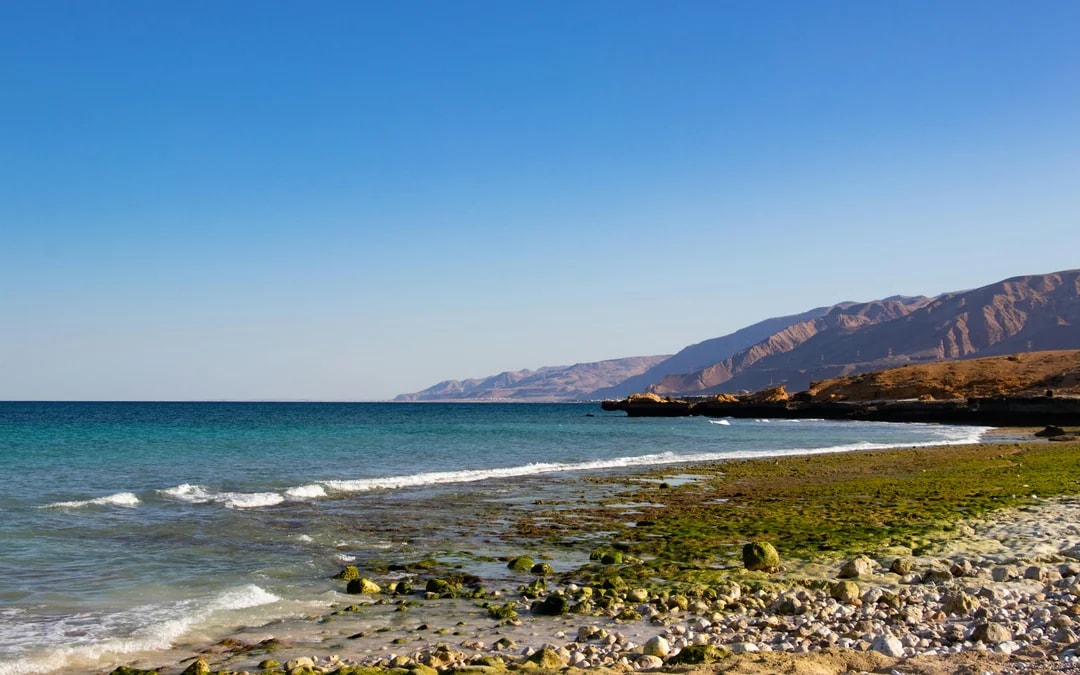 From Muscat: Private Tour of Wadi Shab Hike, Fins Beach Swim & Bimmah Sinkhole Image 3