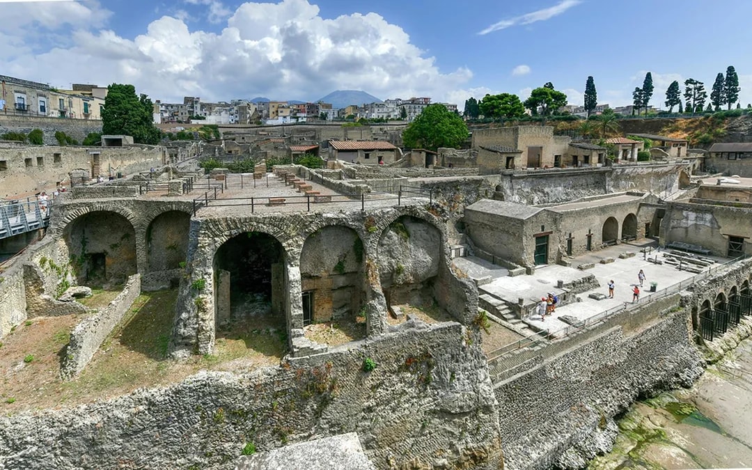 From Naples: Archaeological day to Pompeii and Herculaneum with Transfers Image 6