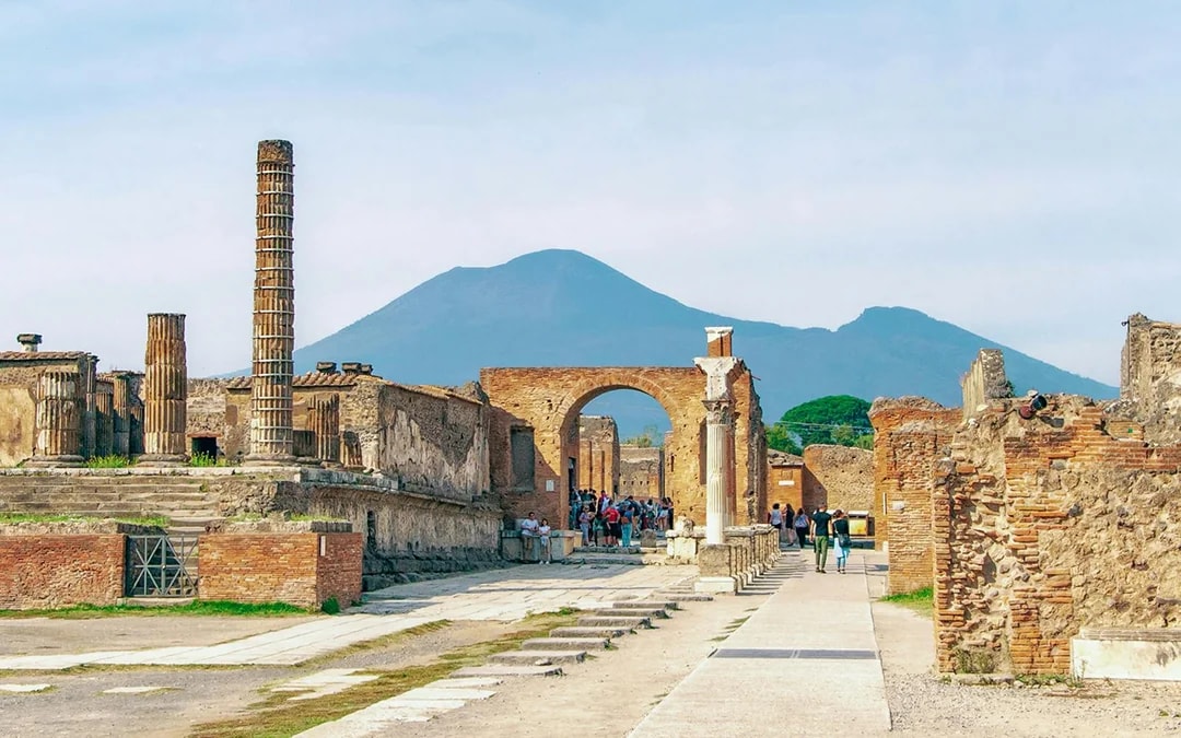From Naples: Pompeii and Herculaneum Guided Tour with Transfers Image 9