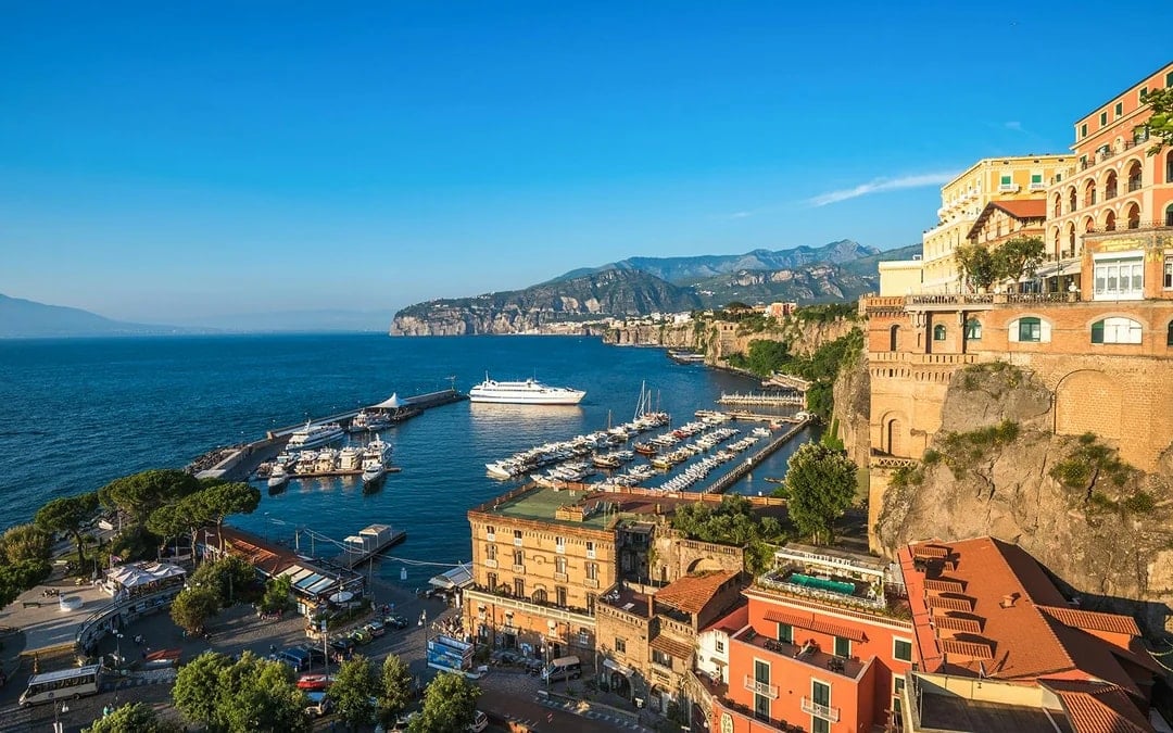 From Naples: Pompeii and Sorrento Guided Tour with Lunch Image 1