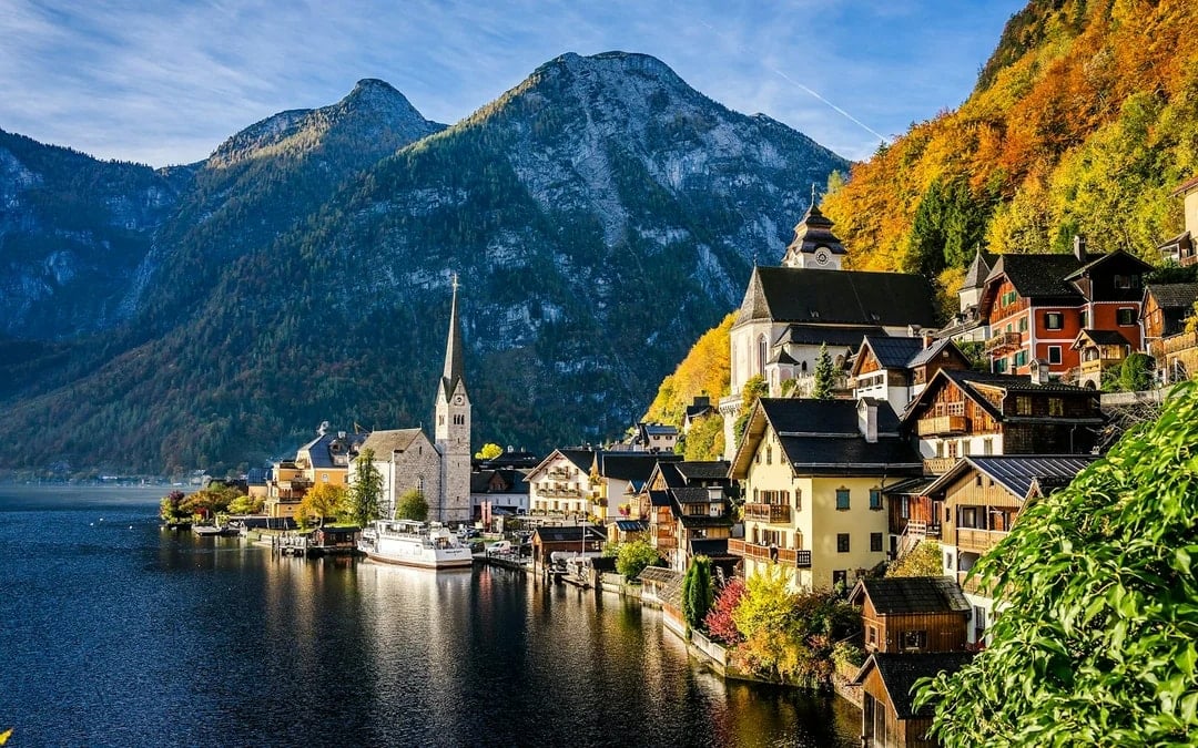 From Salzburg: Private Hallstatt Day Trip