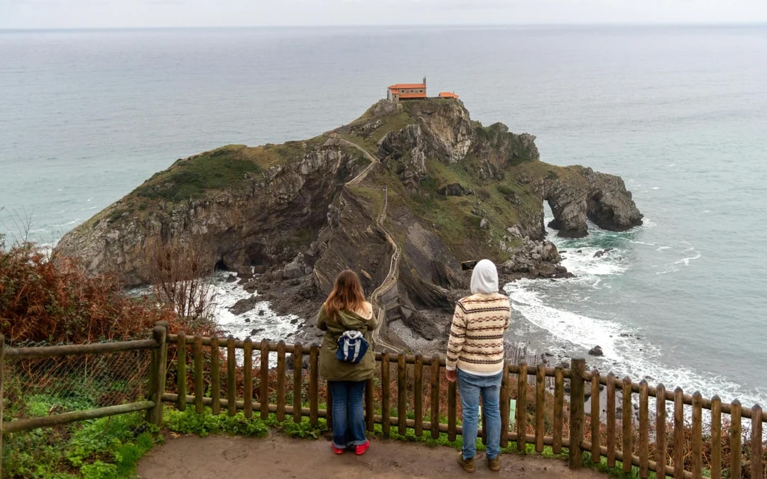From San Sebastian: Gaztelugatxe & Bilbao Tour Image 7