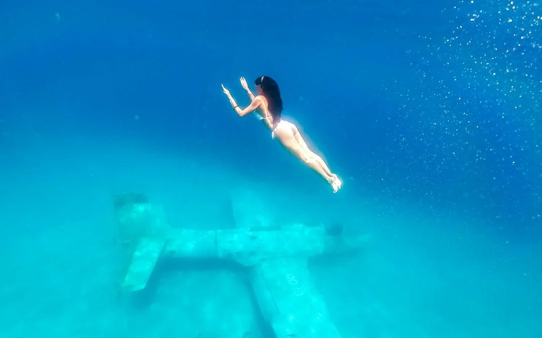 From Split: Underwater Museum and Blue Lagoon Boat Tour with Lunch & Drinks Image 1