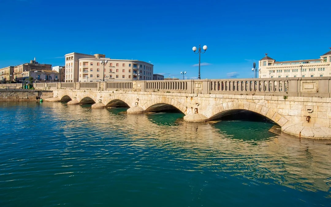 From Syracuse: Ortigia Island an Sea Caves Boat Tour  Image 2