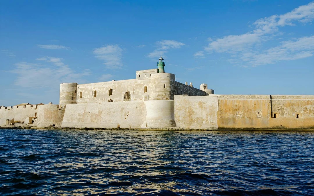 From Syracuse: Ortigia Island an Sea Caves Boat Tour  Image 3