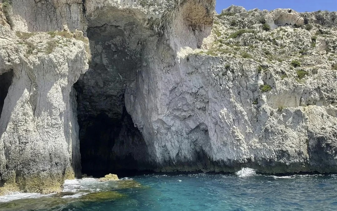 From Syracuse: Ortigia Island an Sea Caves Boat Tour  Image 7