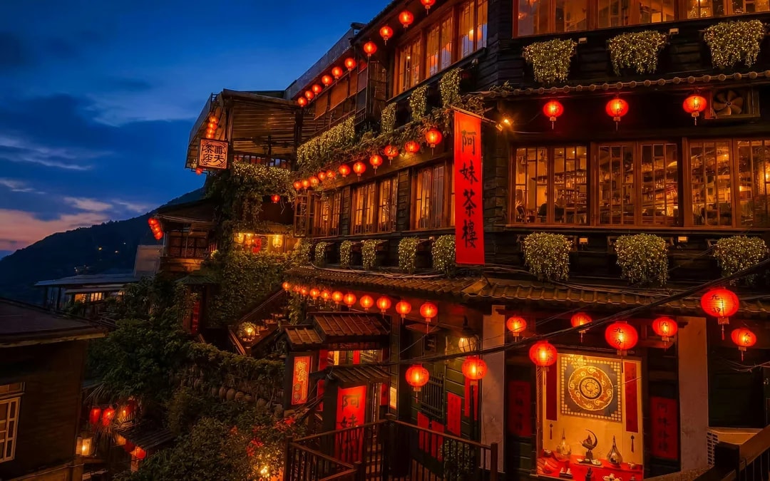 From Taipei: Yehliu, Jiufen & Shifen Day Tour Image 11
