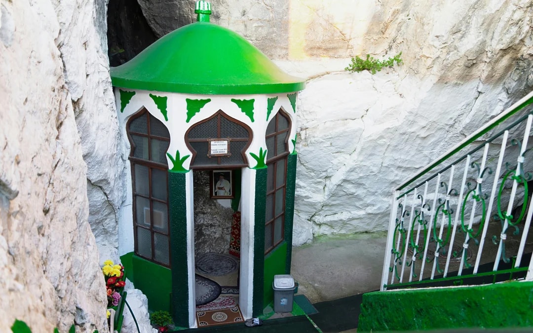 From Tirana: Kruja Castle, Skanderbeg Museum & Sari Salltik Guided Day Trip Image 2