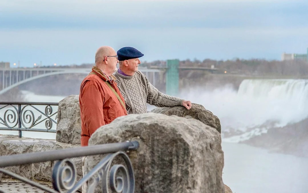 From Toronto: Niagara Falls Evening Sightseeing Tour with Round-Trip Transportation Image 3