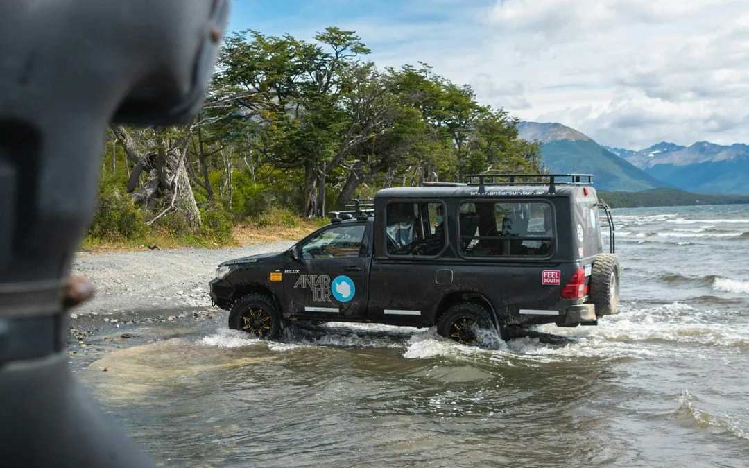 From Ushuaia: Lakes Off-Road 4x4 Tour with Forest Refuge Lunch Image 4