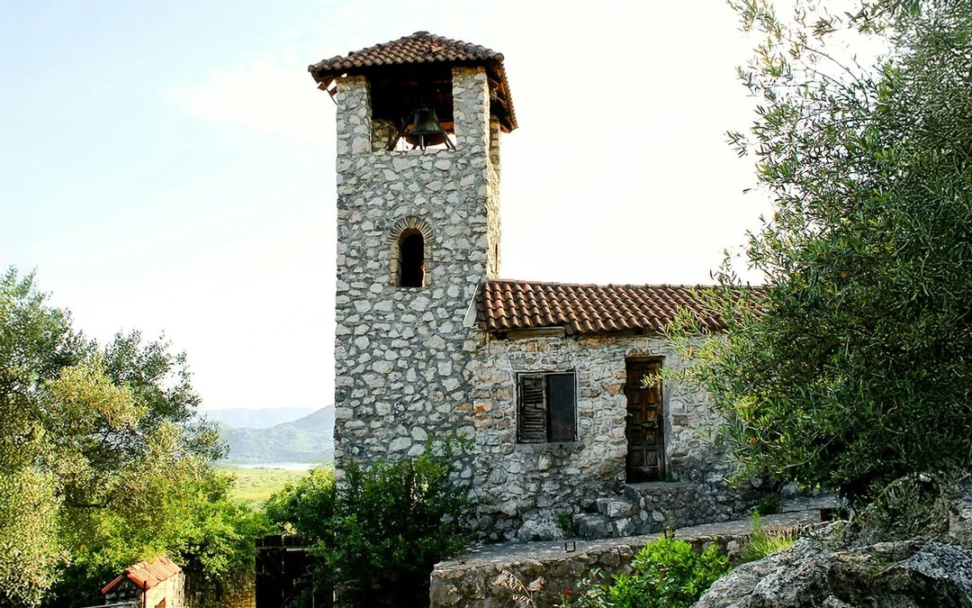 From Virpazar: Lake Skadar Sightseeing Boat Tour & Kom Monastery with Drinks
 Image 8