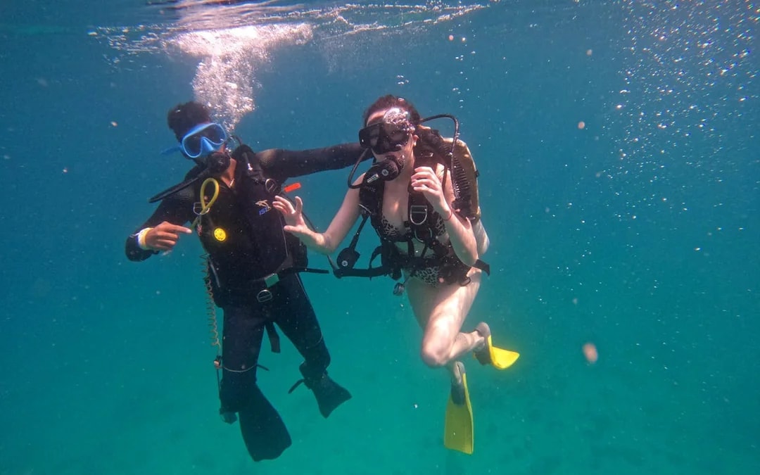 Fujairah Beginner Scuba Diving Experience with Instructor Guidance and Underwater Photos Image 2