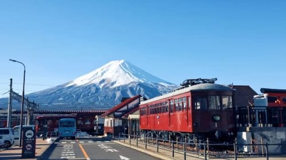 Fuji train and twin lakes day tour: Lake Kawaguchi cable car, cruise ship, Lake Yamanaka and Sengen Park