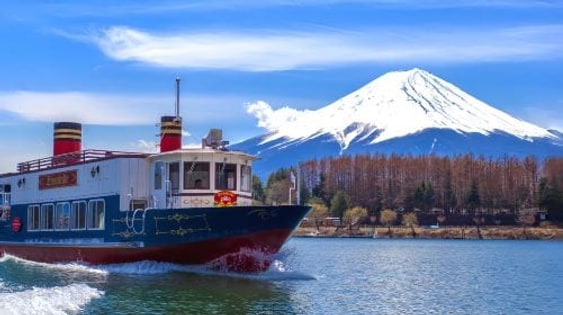 Fuji train and twin lakes day tour: Lake Kawaguchi cable car, cruise ship, Lake Yamanaka and Sengen Park