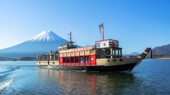 Fuji train and twin lakes day tour: Lake Kawaguchi cable car, cruise ship, Lake Yamanaka and Sengen Park