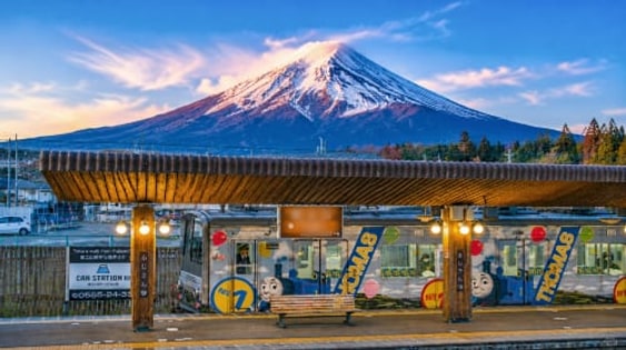Fuji train and twin lakes day tour: Lake Kawaguchi cable car, cruise ship, Lake Yamanaka and Sengen Park