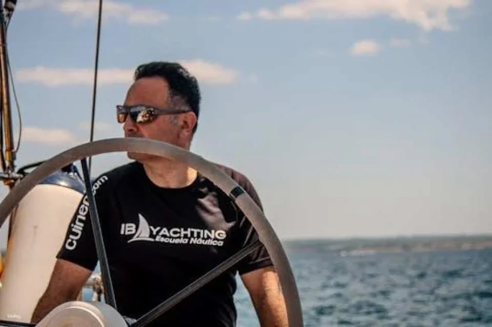 Full day charter sailing boat