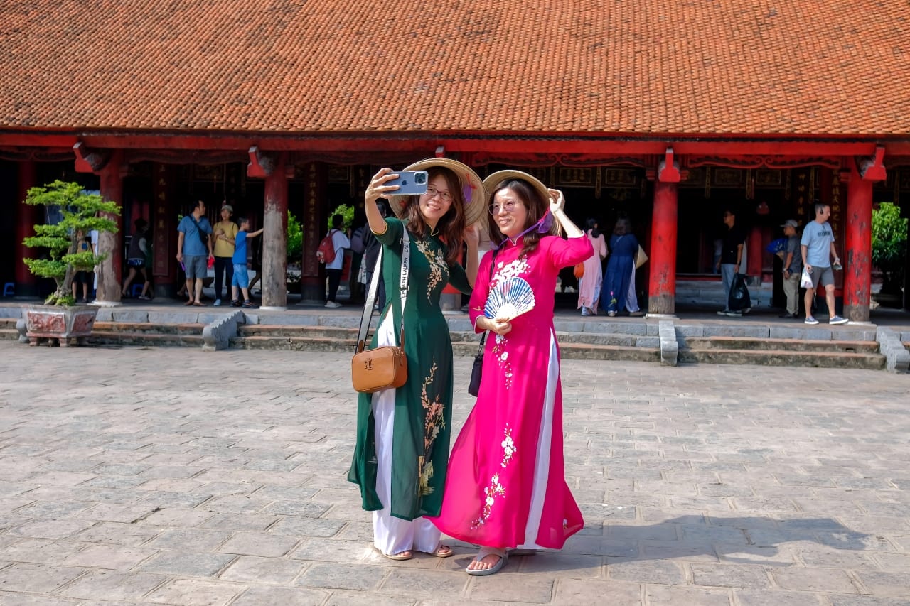 Hanoi: Full-Day City Tour and Water Puppet Show