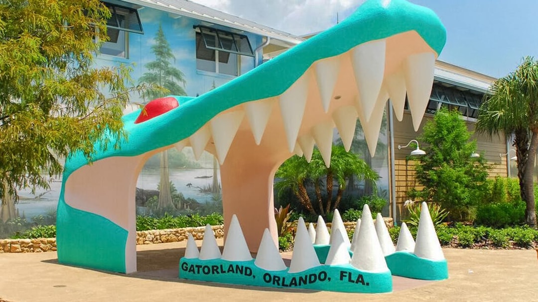 Gatorland entrance shaped like an alligator mouth in Orlando, Florida.