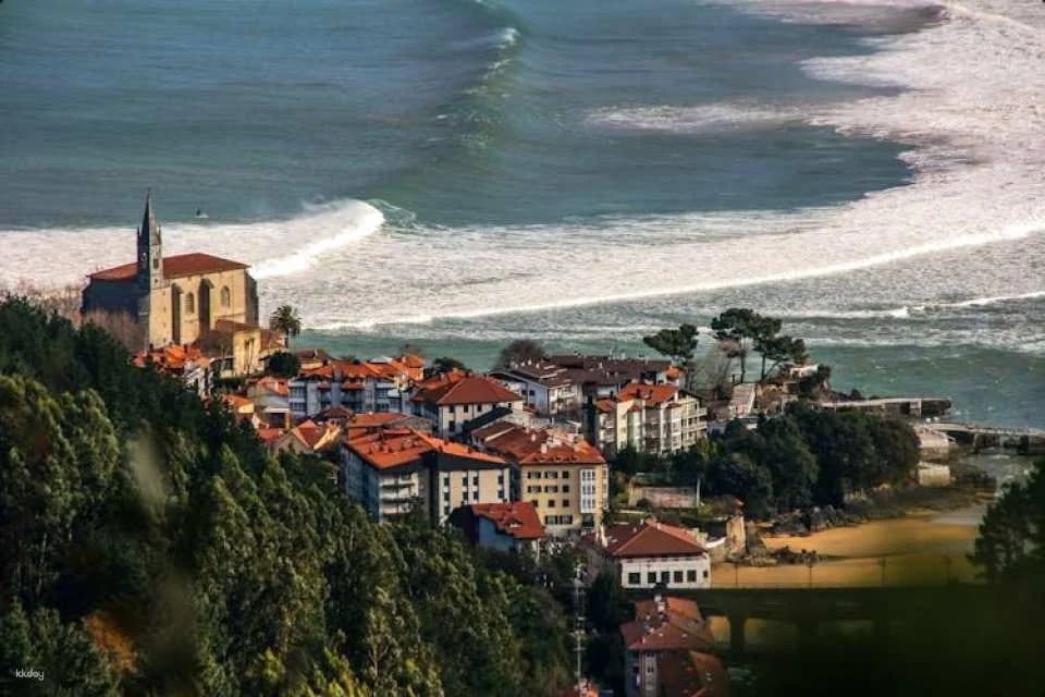 Gaztelugatxe and Mundaka small group guided tour from Bilbao