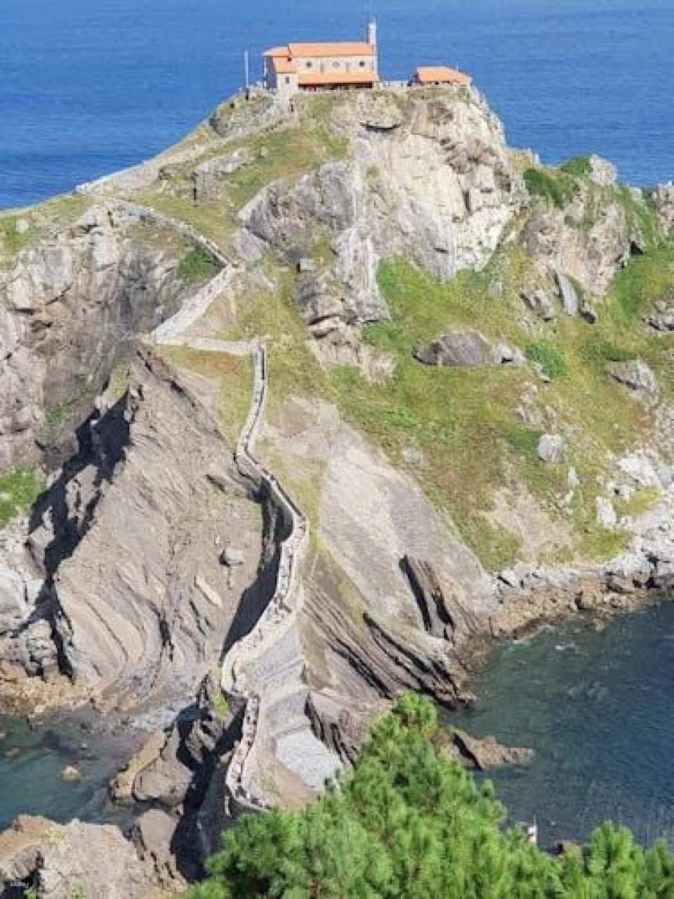 Gaztelugatxe and Mundaka small group guided tour from Bilbao