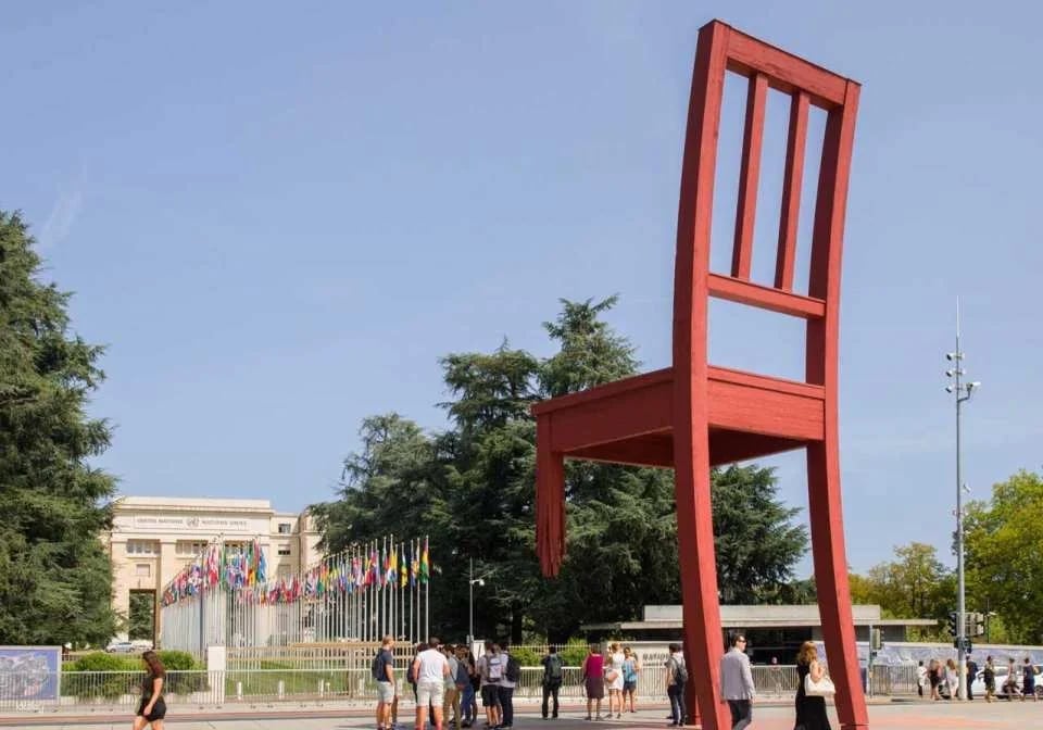 Geneva (international quarter) interactive scavenger hunt with smartphone