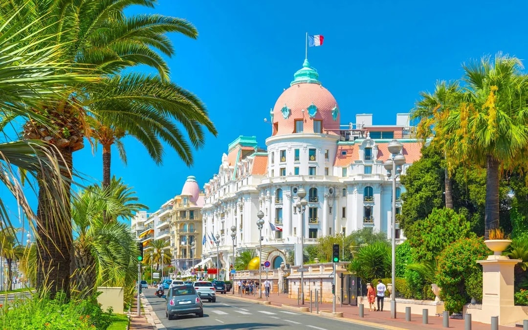 Ghosts of the Riviera in Nice: Self-Guided City Exploration Game Image 9