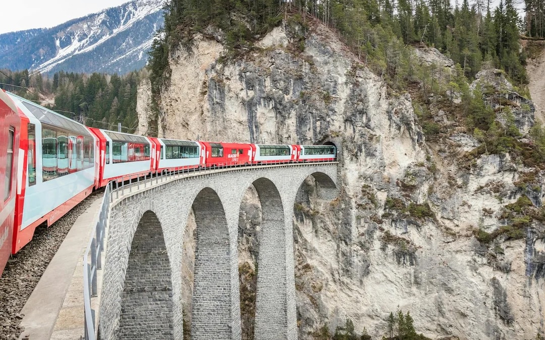 Glacier Express (Ticket with Seat Reservation): Zermatt to/from Chur/St. Moritz Image 4