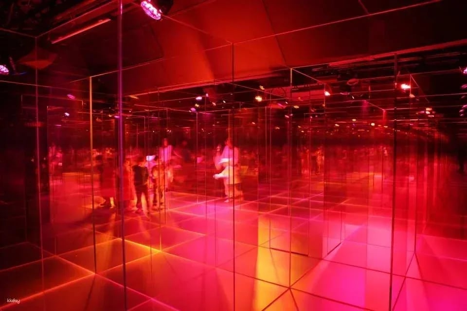 Ticket to the glass labyrinth of Glasi Hergiswil