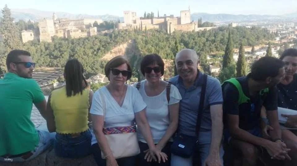 Granada Cathedral, Royal Chapel, Albaicín and Sacromonte guided tour